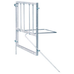 Gittertür mit einfachem Eimerhalter.