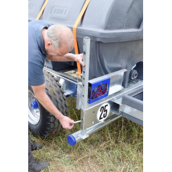 2300 l fahrbarer Tank für Schlepper 2300 l fahrbarer Tank für Schlepper