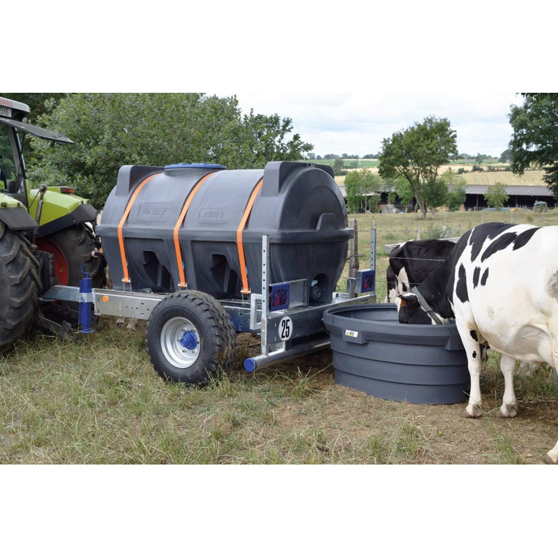 2300 l fahrbarer Tank für Schlepper 2300 l fahrbarer Tank für Schlepper