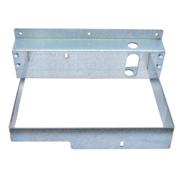 Metallhalter für POLYBAC 30 M Tränke mit Innenrand Metallhalter für POLYBAC 30 M Tränke mit Innenrand